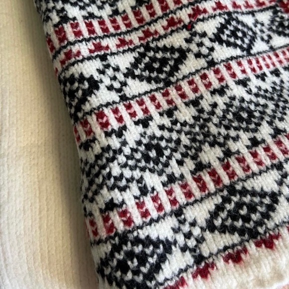 Abercrombie Blanket Scarf - Picture 5 of 7